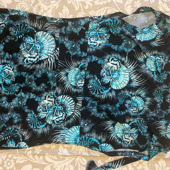 Cavalli Raglan Cap Sleeve Top-Shell Pattern: wrap around. - Picture 3 of 7